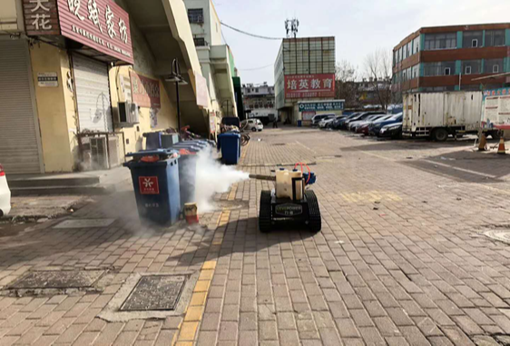 喷雾消毒机器人应用在街道
